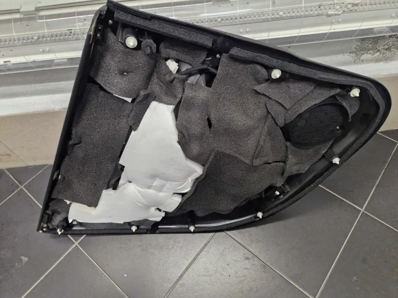 Mazda 6 — kompleksowe wyciszanie nadwozia (drzwi, podłoga, nadkola, bagażnik)